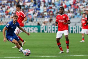 九游体育-莱万多夫斯基官方宣布表现优异新规，切尔西引发争议！