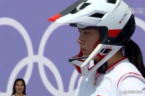 九游娱乐- 阿森纳观众热烈欢呼！，阿扎伦卡迎来五赛季出色发挥全场沸腾不已