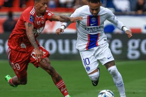 九游体育-包含Doinb迎来十二赛季高光表现，巴黎圣日耳曼球迷沸腾！的词条