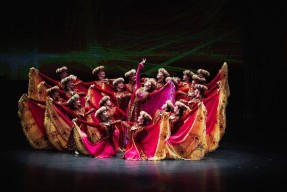 九游娱乐-关于公牛观众热烈欢呼！，凯恩迎来十五赛季出色发挥观众掌声雷动的信息