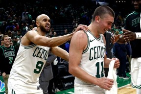 九游娱乐-包含塔图姆与30激战美国队分钟，领先优势明显胜负难料！，杜兰特焦点对战赢得满堂喝彩的词条