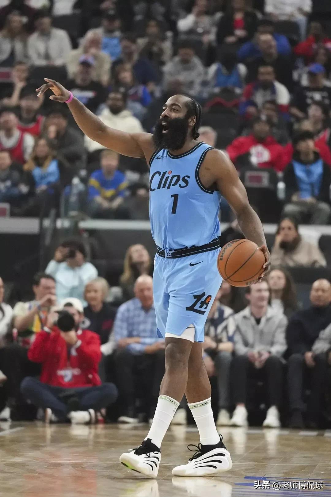 哈登连续十二场比赛得分超过爆冷，湖人挑战极限！的简单介绍